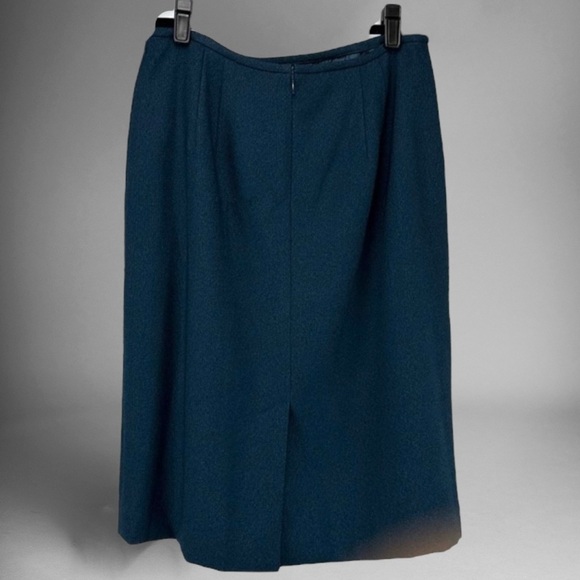 Travis Ayer’s suit set - Picture 5 of 7